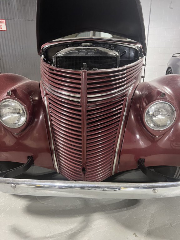 1938 Ford Standard 2dr Sd Image 2