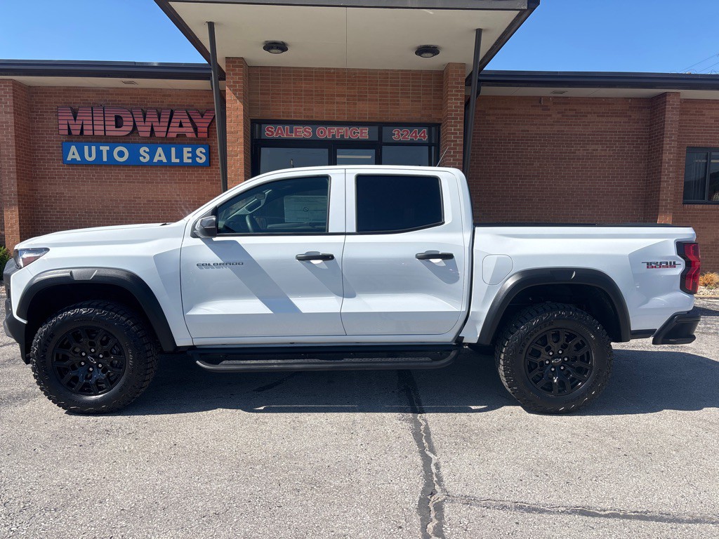 2025 Chevrolet Colorado Image 1