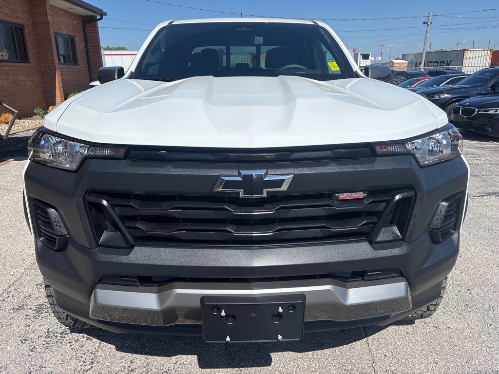 2025 Chevrolet Colorado Image 3