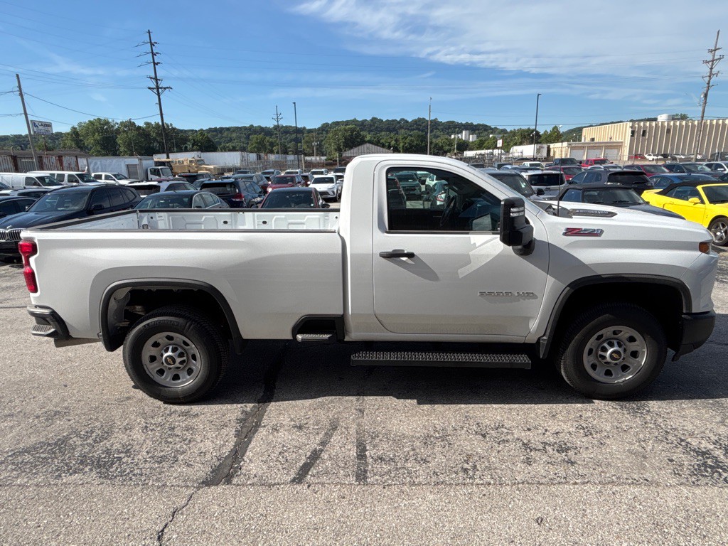 2025 Chevrolet Silverado 1500 Image 7