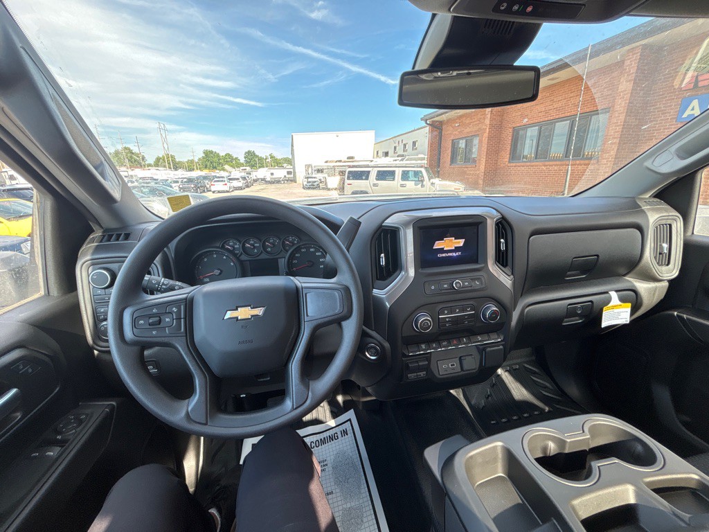 2025 Chevrolet Silverado 1500 Image 17