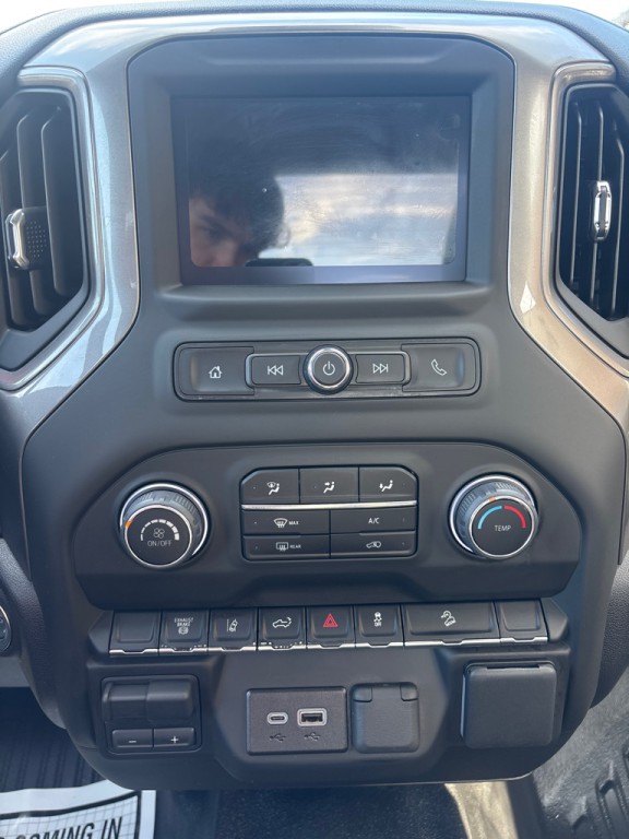 2025 Chevrolet Silverado 1500 Image 19