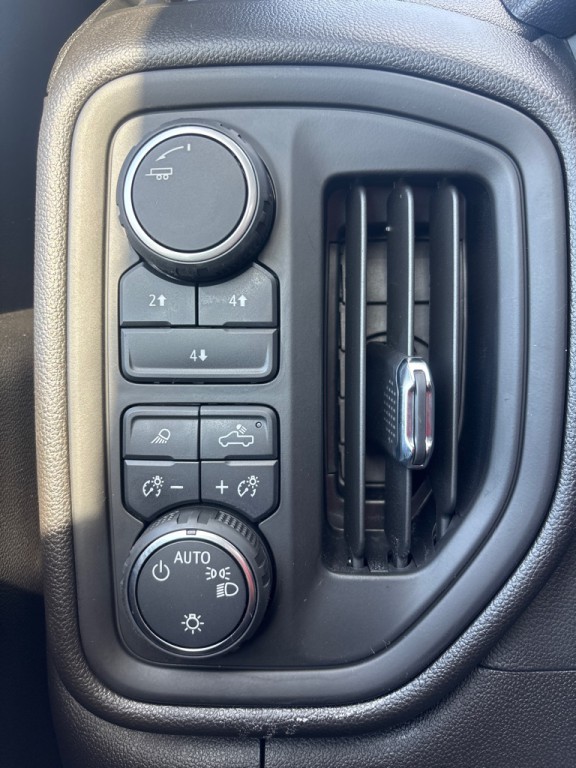 2025 Chevrolet Silverado 1500 Image 19