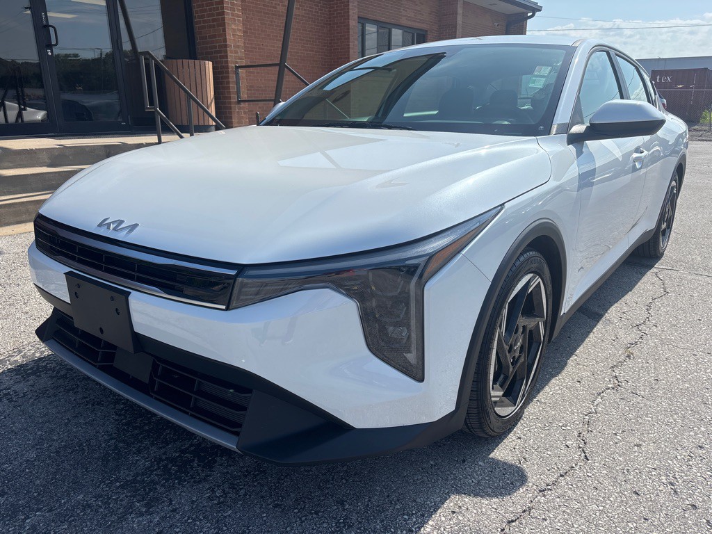 2025 Kia K4 Image 2