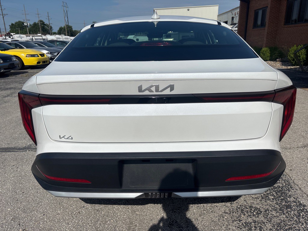 2025 Kia K4 Image 8