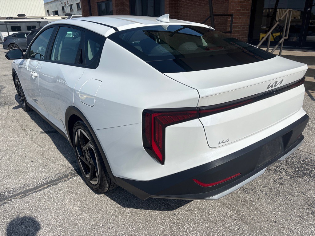 2025 Kia K4 Image 9
