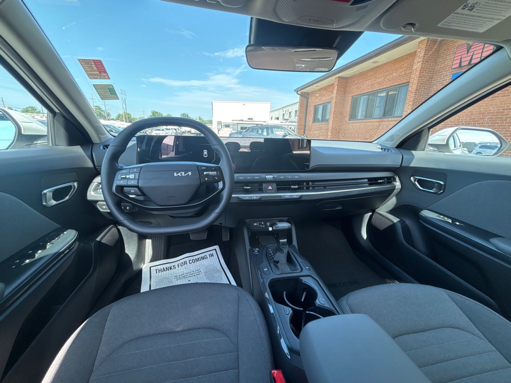 2025 Kia K4 Image 16
