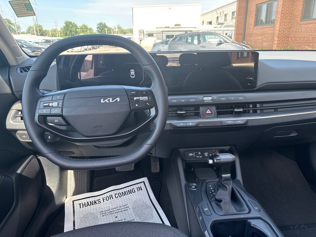2025 Kia K4 Image 17