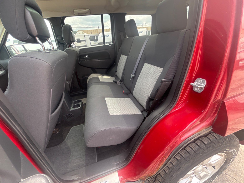 2010 Jeep Liberty Image 18