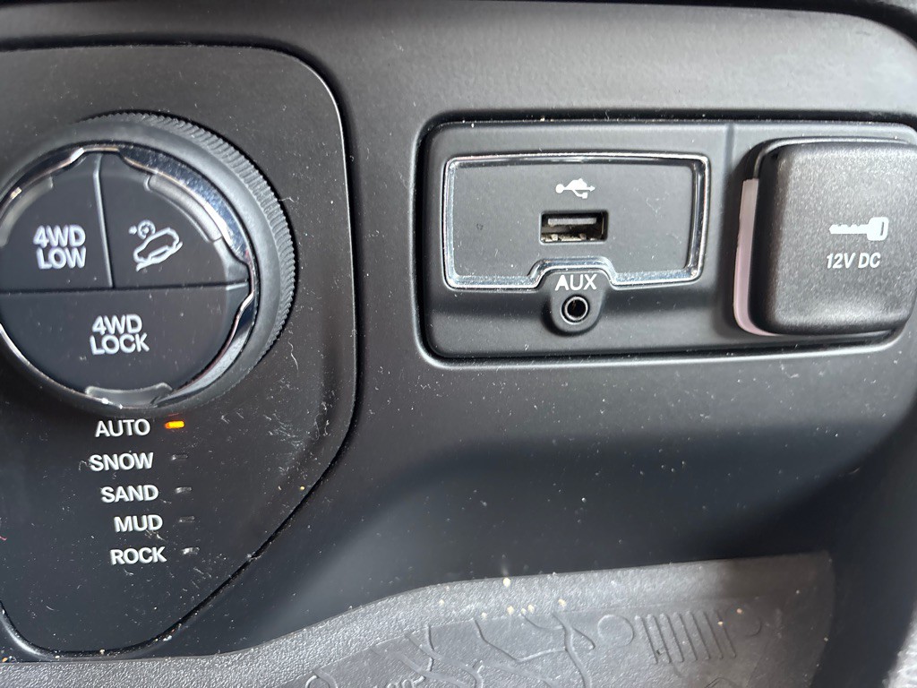 2016 Jeep Renegade Image 22