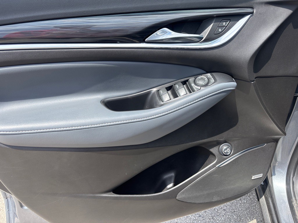 2021 Buick Enclave Image 12