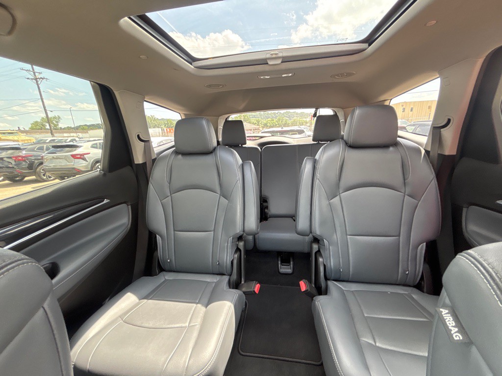 2021 Buick Enclave Image 18