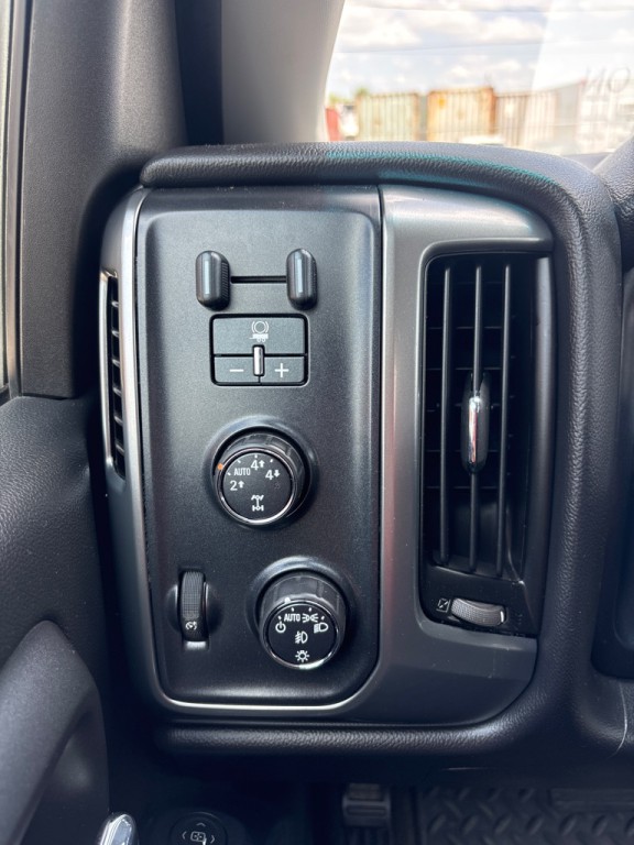 2015 Chevrolet Silverado 1500 Image 24