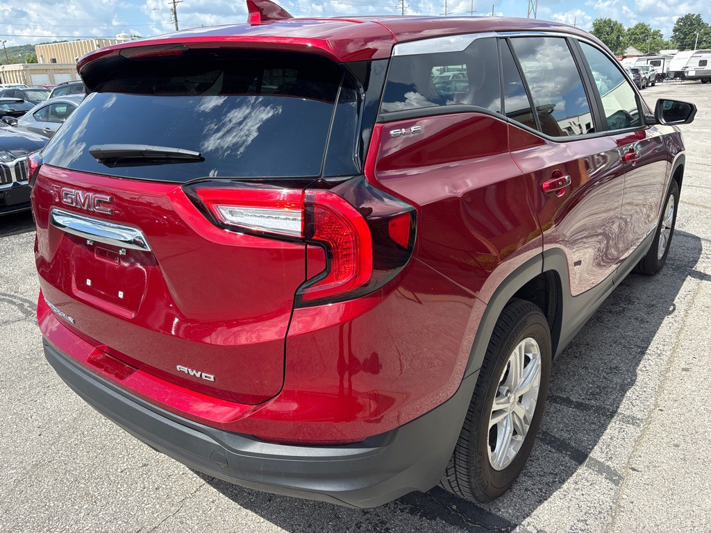 2024 GMC Terrain Image 8