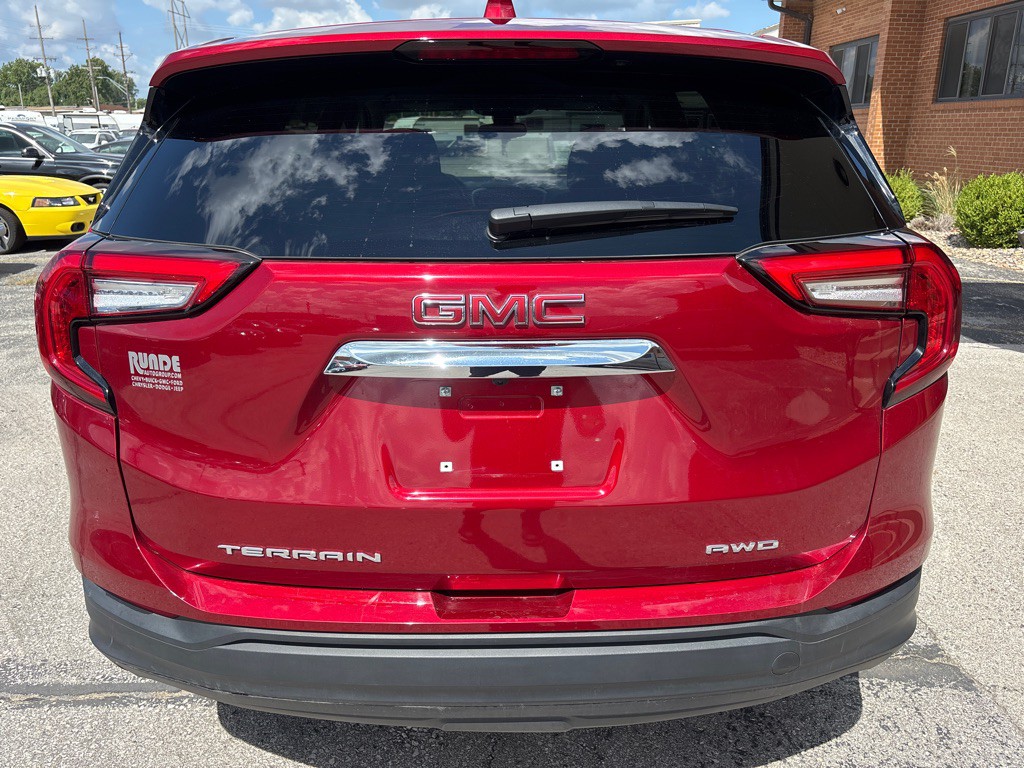 2024 GMC Terrain Image 10
