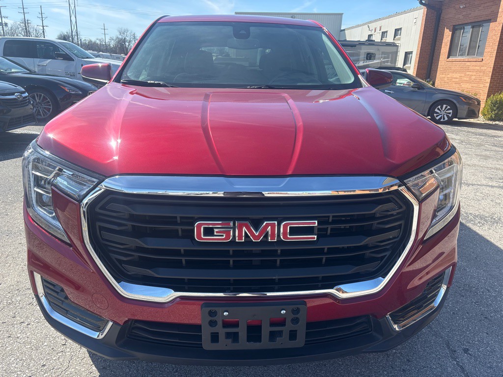 2024 GMC Terrain Image 3