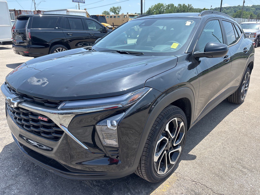 2025 Chevrolet Trax Image 2