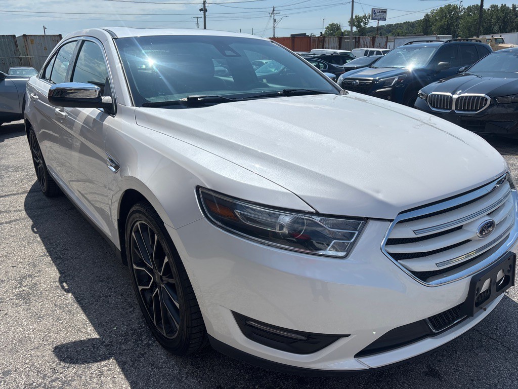 2019 Ford Taurus Image 4
