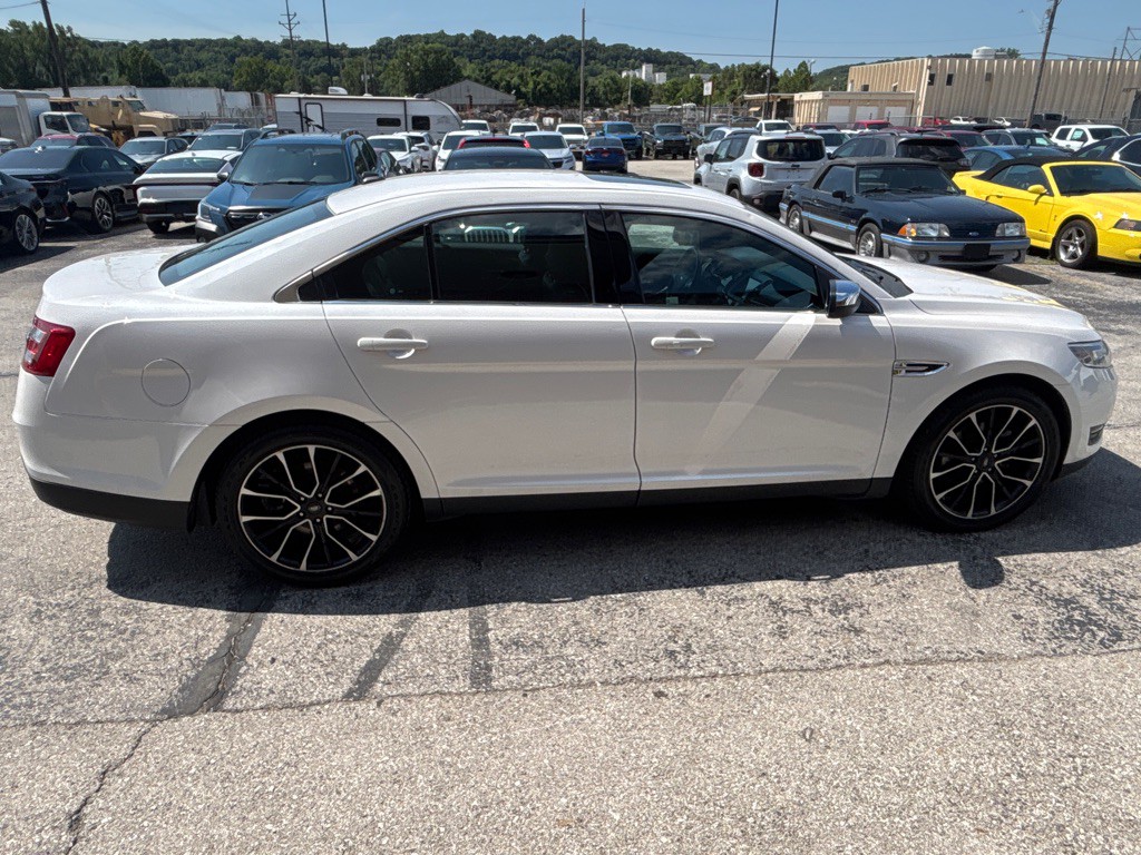 2019 Ford Taurus Image 7