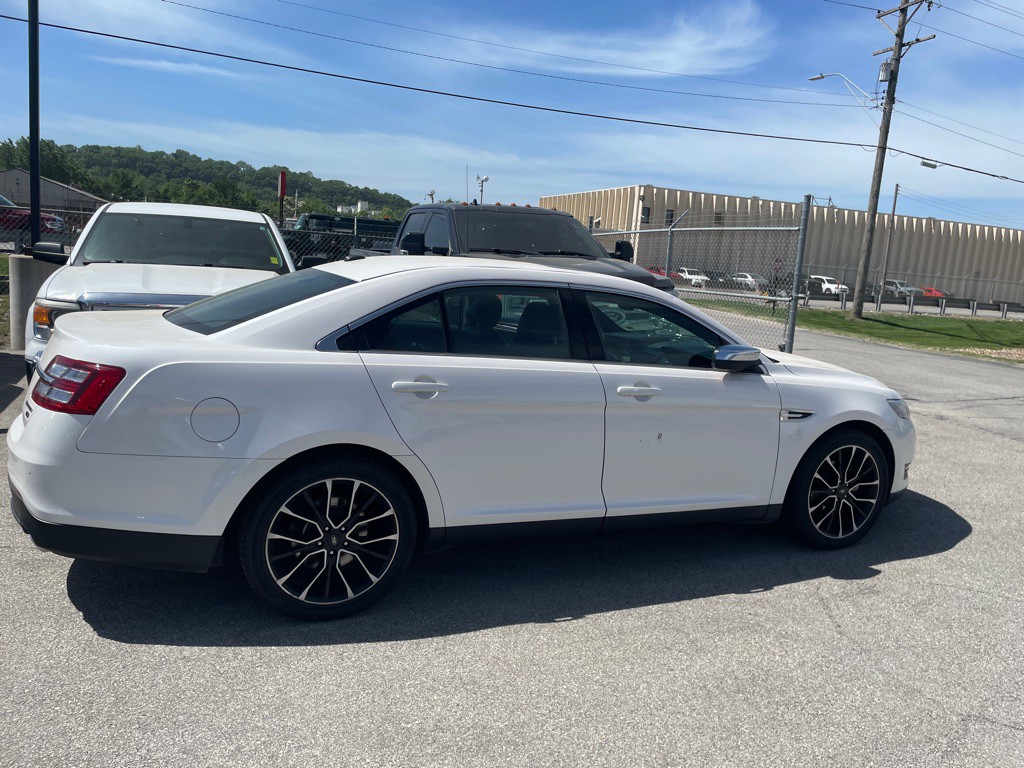 2019 Ford Taurus Image 30