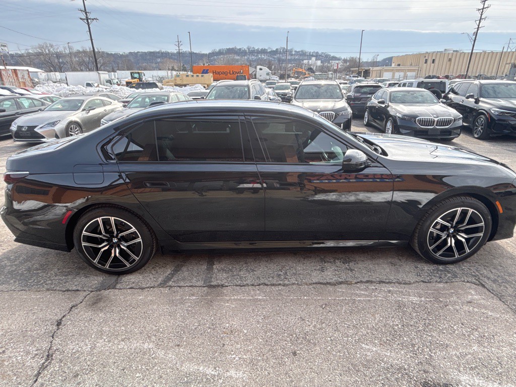 2024 BMW 7 Series Image 6
