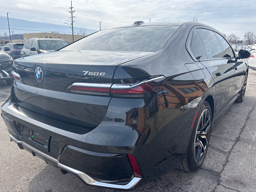 2024 BMW 7 Series Image 7