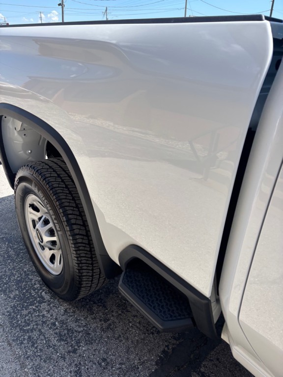 2024 Chevrolet Silverado 1500 Image 9