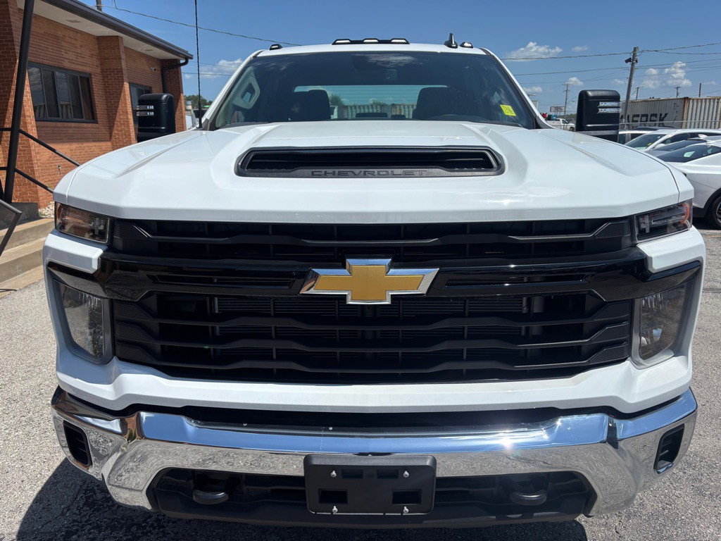 2024 Chevrolet Silverado 1500 Image 3