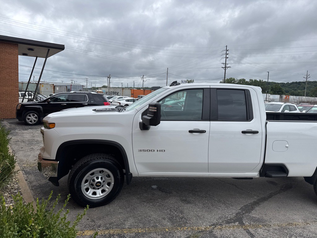 2024 Chevrolet Silverado 1500 Image 4