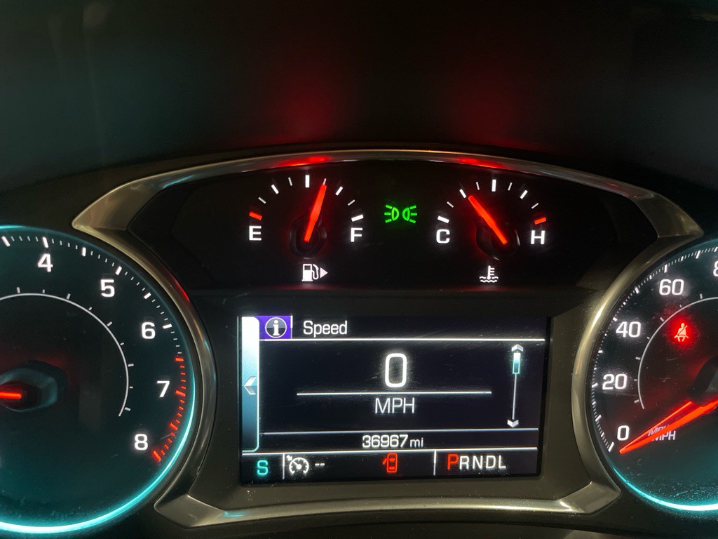 2017 Chevrolet Malibu Image 2