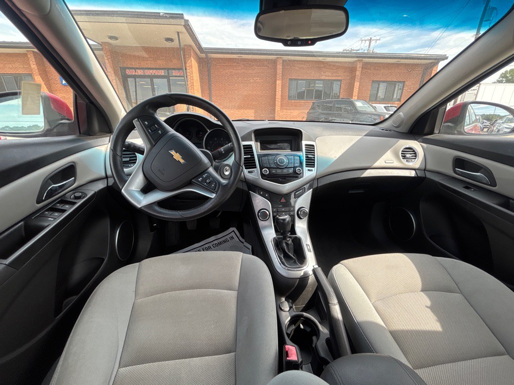 2012 Chevrolet Cruze Image 16