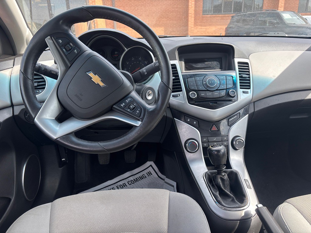 2012 Chevrolet Cruze Image 17