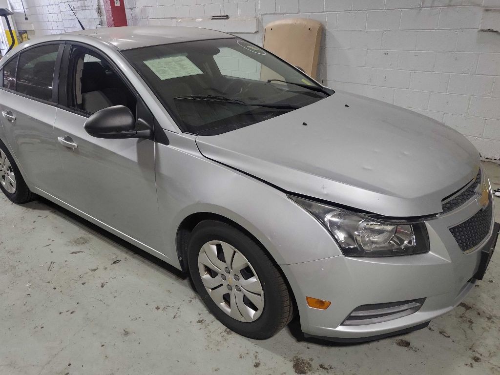 2013 Chevrolet Cruze Image 3