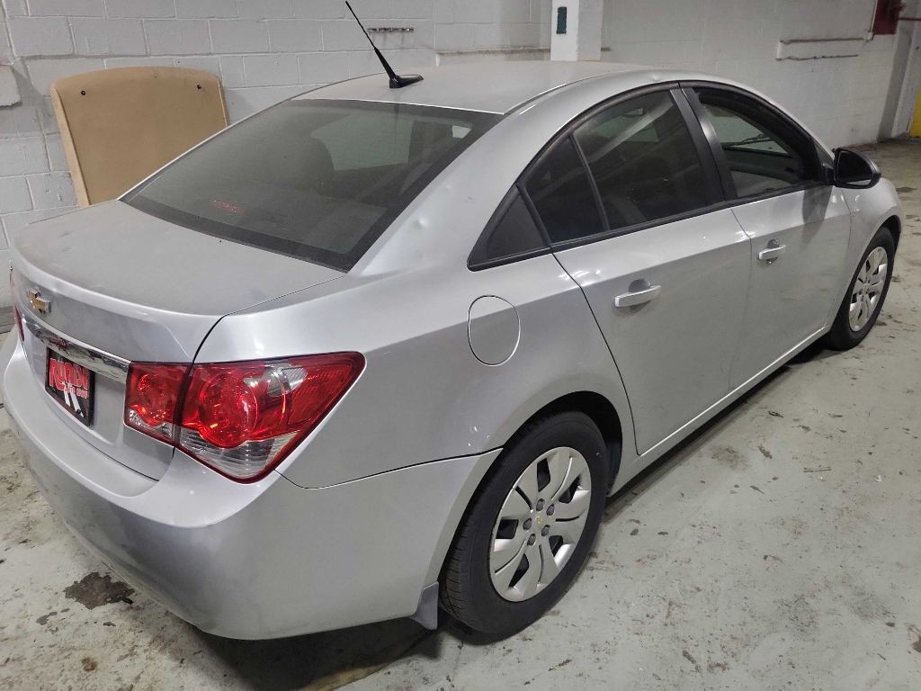 2013 Chevrolet Cruze Image 4