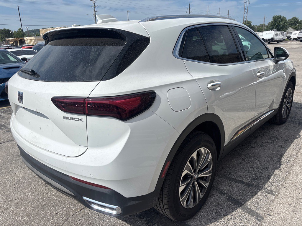 2025 Buick Envision Image 2