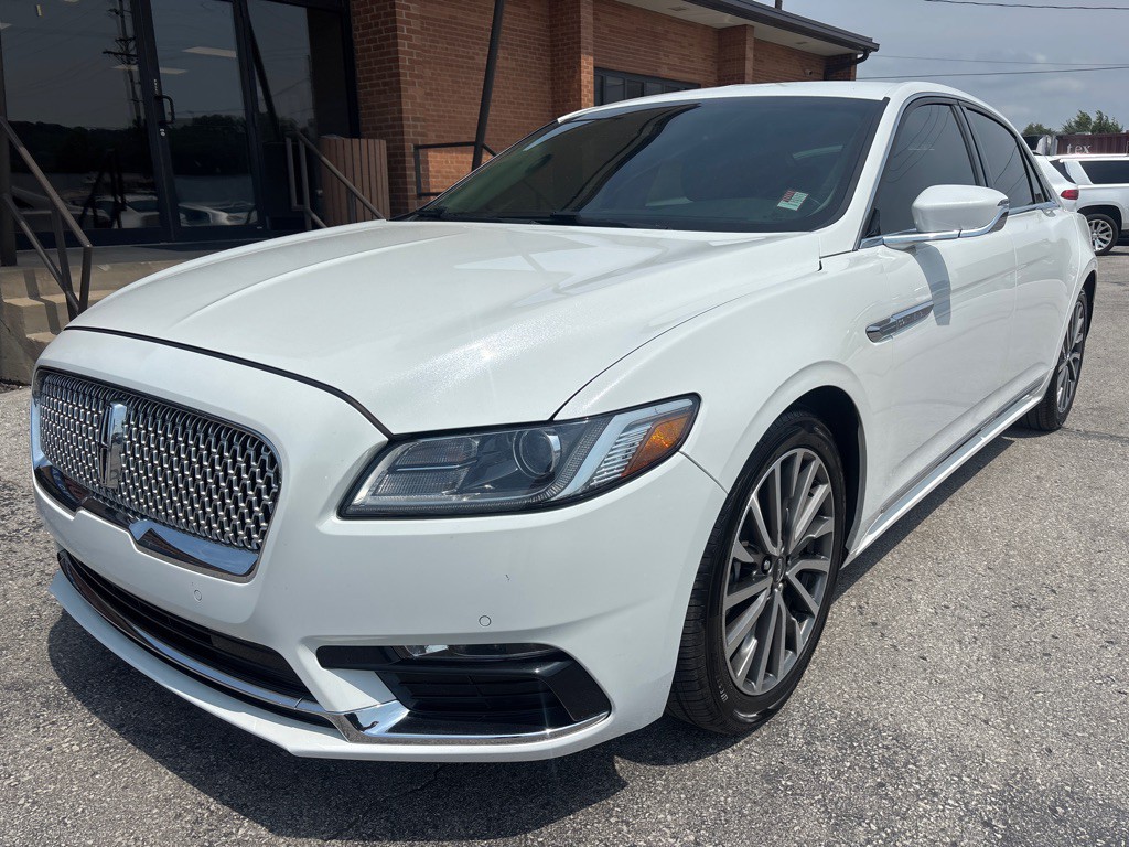 2020 Lincoln Continental Image 2