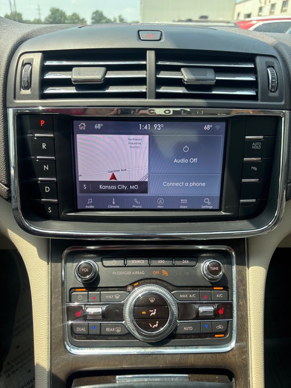 2020 Lincoln Continental Image 22