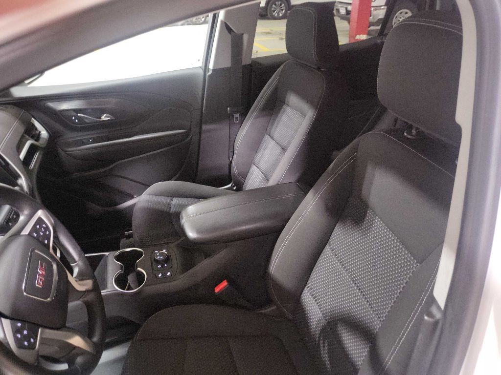2022 GMC Terrain Image 16