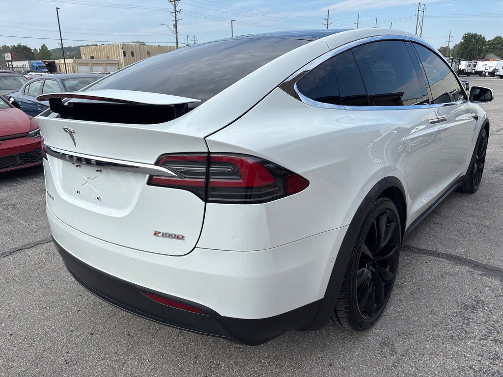 2018 Tesla Model X Image 8