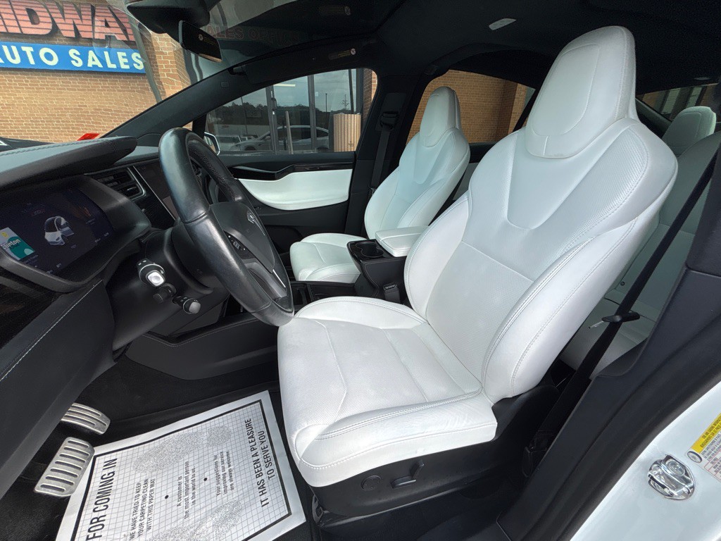 2018 Tesla Model X Image 15