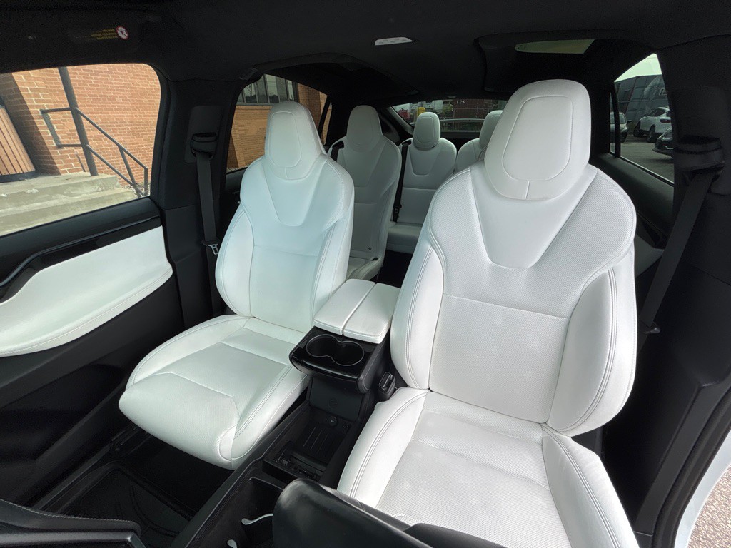 2018 Tesla Model X Image 16