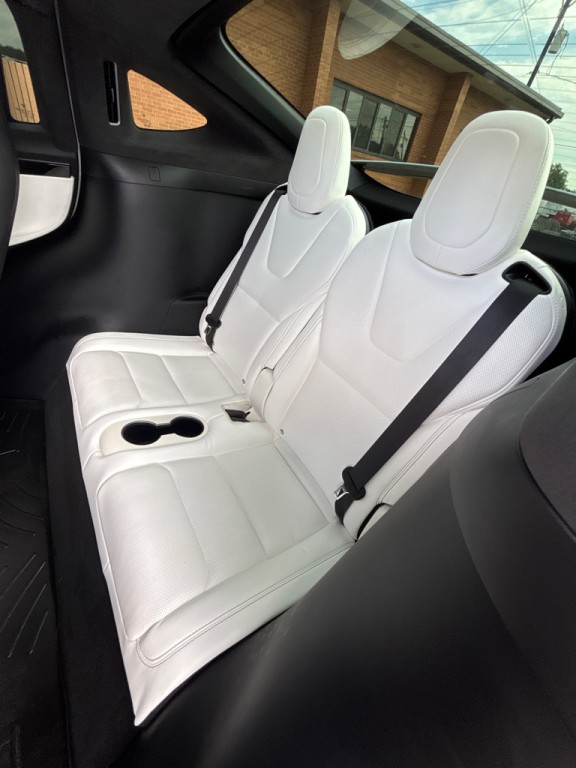 2018 Tesla Model X Image 21