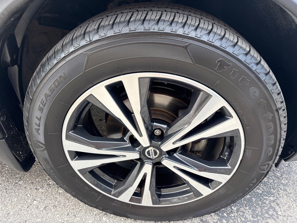2020 Nissan Rogue Image 6