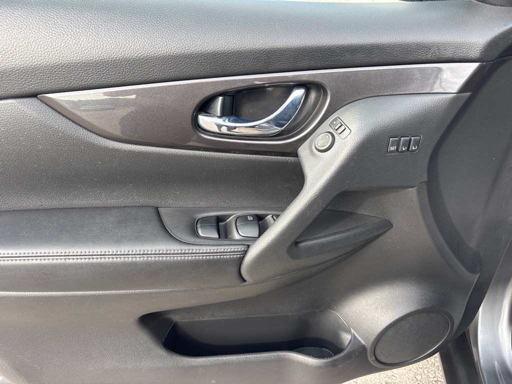 2020 Nissan Rogue Image 12