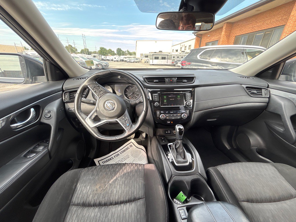 2020 Nissan Rogue Image 17