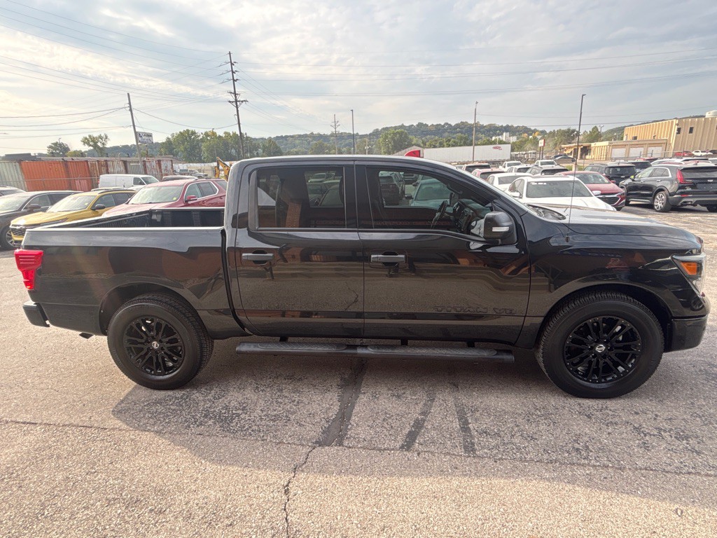 2019 Nissan Titan Image 6