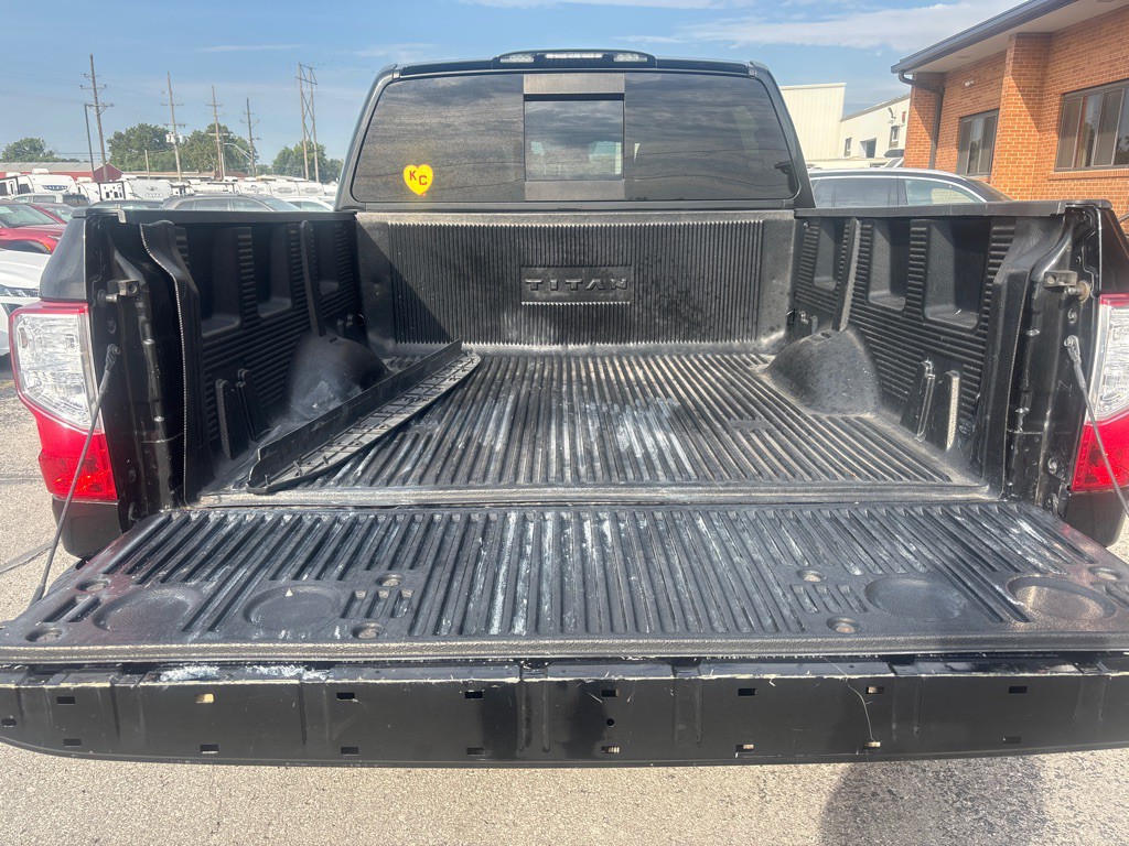 2019 Nissan Titan Image 9