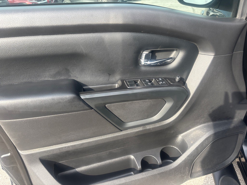 2019 Nissan Titan Image 12