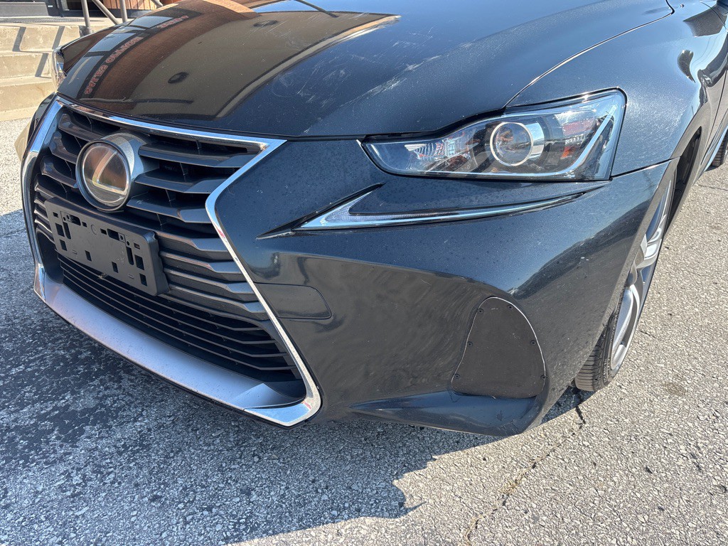 2018 Lexus IS 300 Image 5