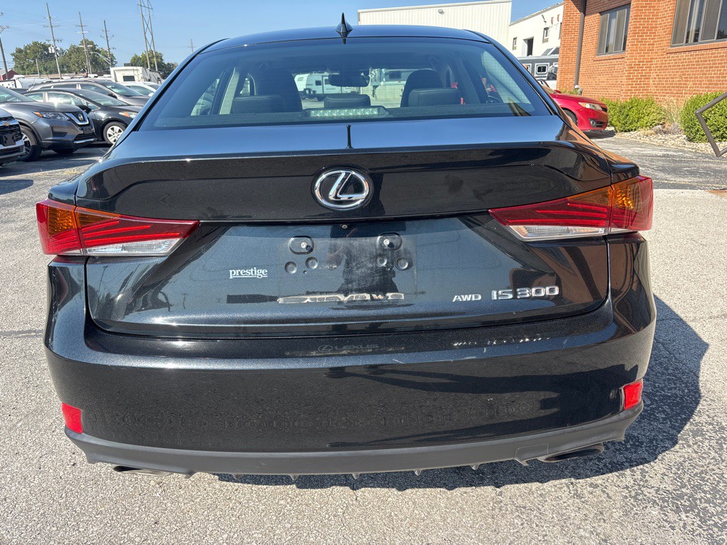 2018 Lexus IS 300 Image 10
